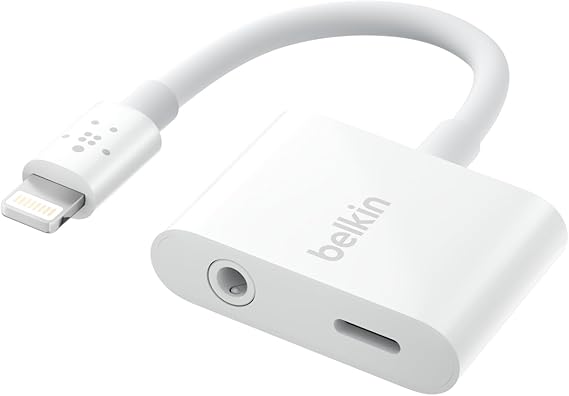 محول Belkin 3.5mm Audio + Charge RockStar (أبيض)