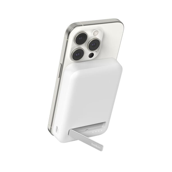 باور بانك مغناطيسي من Belkin Boost Charge Pro بسعة 8000 مللي أمبير/ساعة، أبيض 