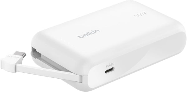 شاحن سريع محمول من Belkin مع كابل مدمج 10K PD 20W أبيض