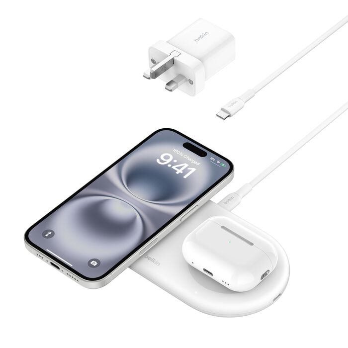 لوحة شحن لاسلكية Belkin Boost Charge Pro 2 في 1 مع Qi2 مغناطيسي 15 واط باللون الأبيض