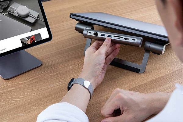 Epico Magnetic Stand for Apple iPad Pro 11"/Air 10,9" - space gray