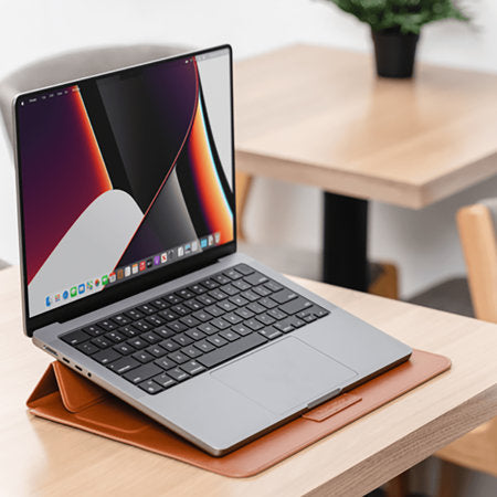 SwitchEasy EasyStand Leather Sleeve And Stand MacBook Pro 14" 2021 - Saddle Brown